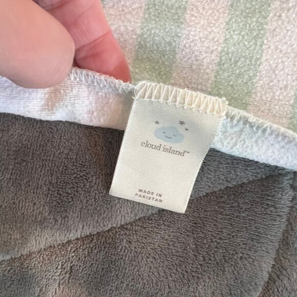 Bundle of Four Small Swaddle Blankets - Picture 10 of 10